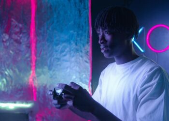 Overwatch 2 Fans Reageren op Cowboy Bebop Samenwerking, Vragen zich af over Cassidy’s Spike Spiegel Huid