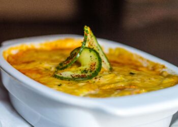 Het creëren van de ultieme rol lasagne.