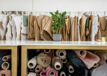 Een nostalgische reis: het verkennen van de iconische modetrends uit de jaren 90.