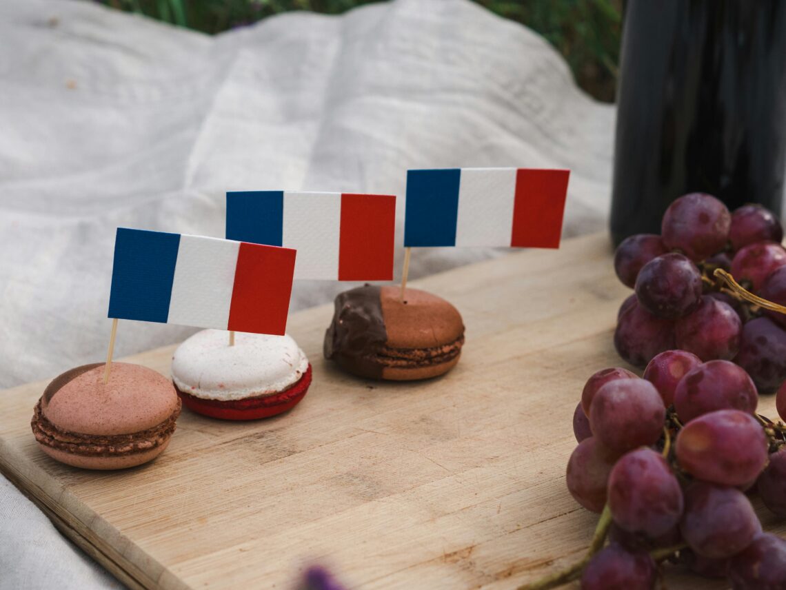 Geef toe aan de zoetheid van Frankrijk: Het verkennen van twee goddelijke desserts.