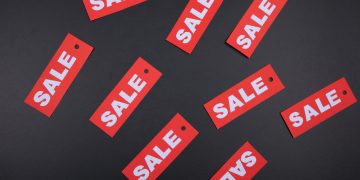Come le offerte lampo creano urgenza negli acquirenti online