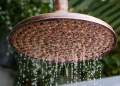 De wereld van buitendouches en de rol van tuin-douche.nl