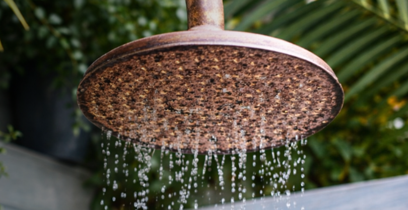 De wereld van buitendouches en de rol van tuin-douche.nl