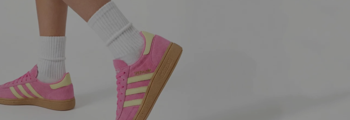 Sneakers voor liefhebbers van stijl en exclusiviteit